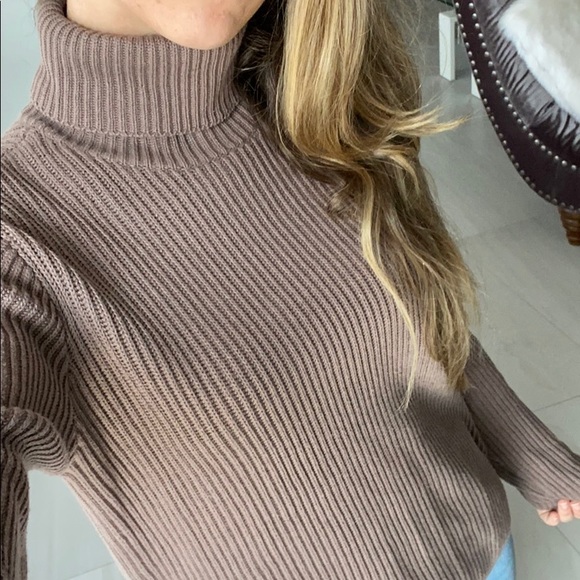 Turtleneck - Picture 7 of 8